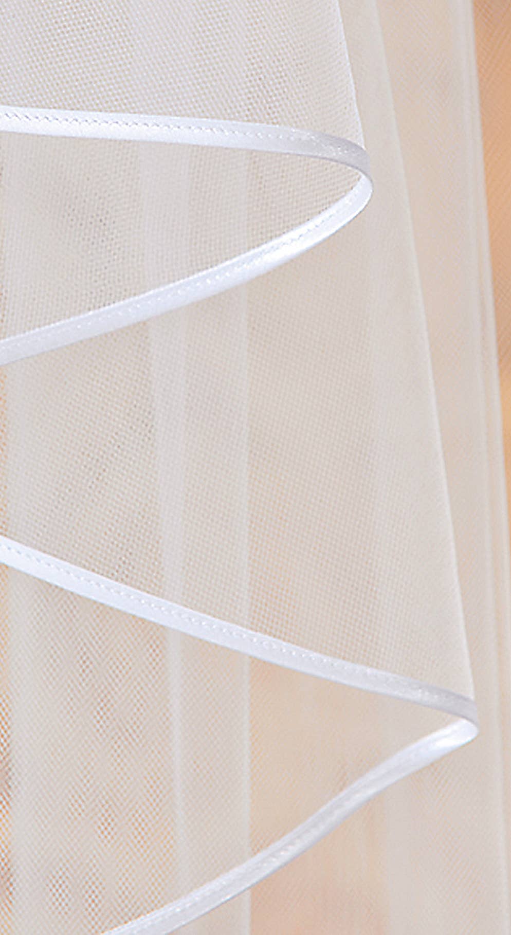 Veil with edge detail