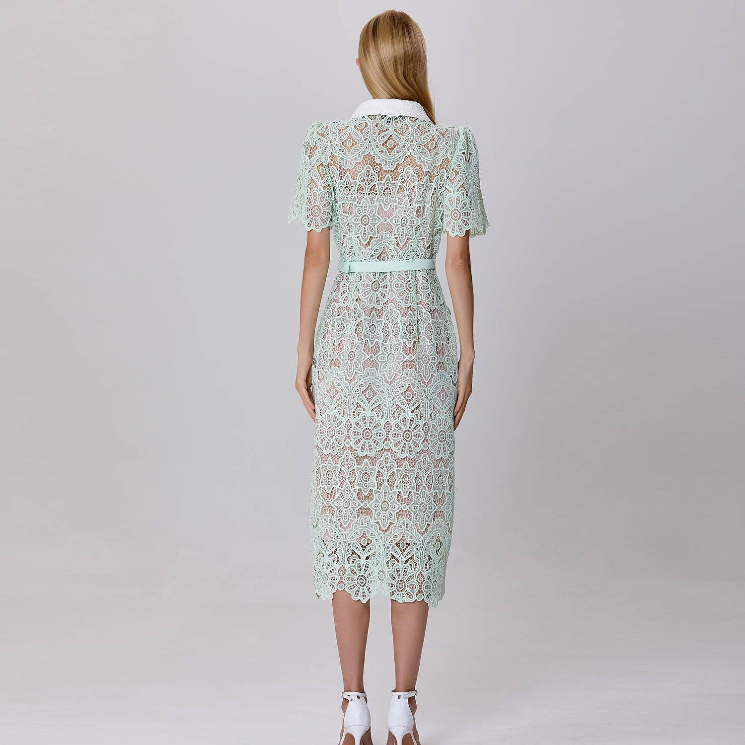 Buttoned dress in sheer lace: Rose / FR 40