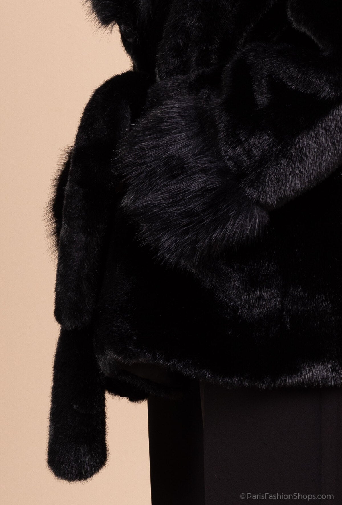 ELEGANT FAUX FUR COAT