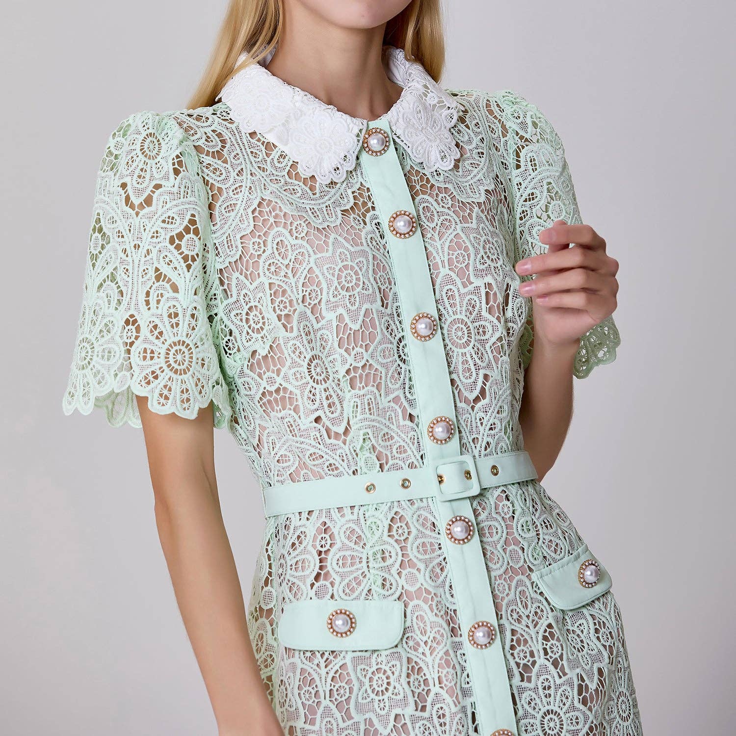 Buttoned dress in sheer lace: Rose / FR 40