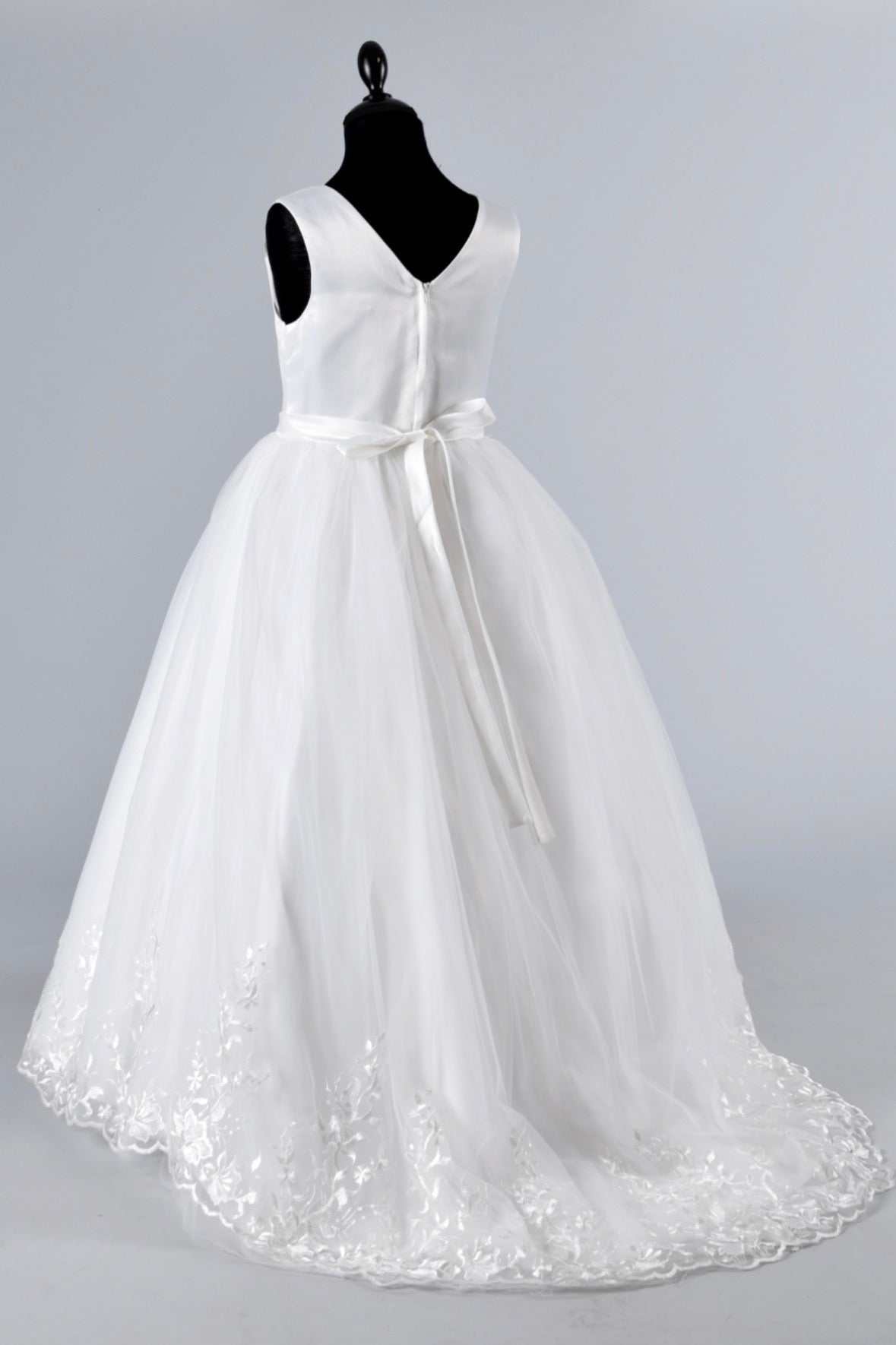Embroidered First Holy Communion dress with trail