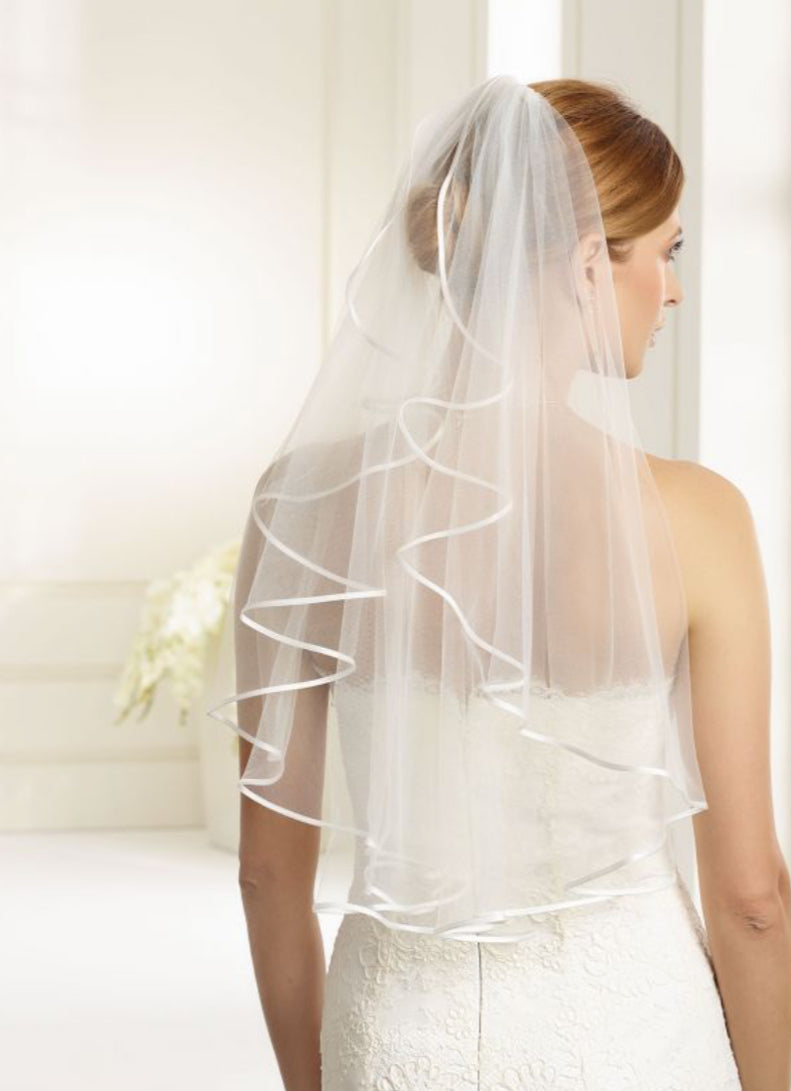 S6 Veil with satin edge, length 70 cm