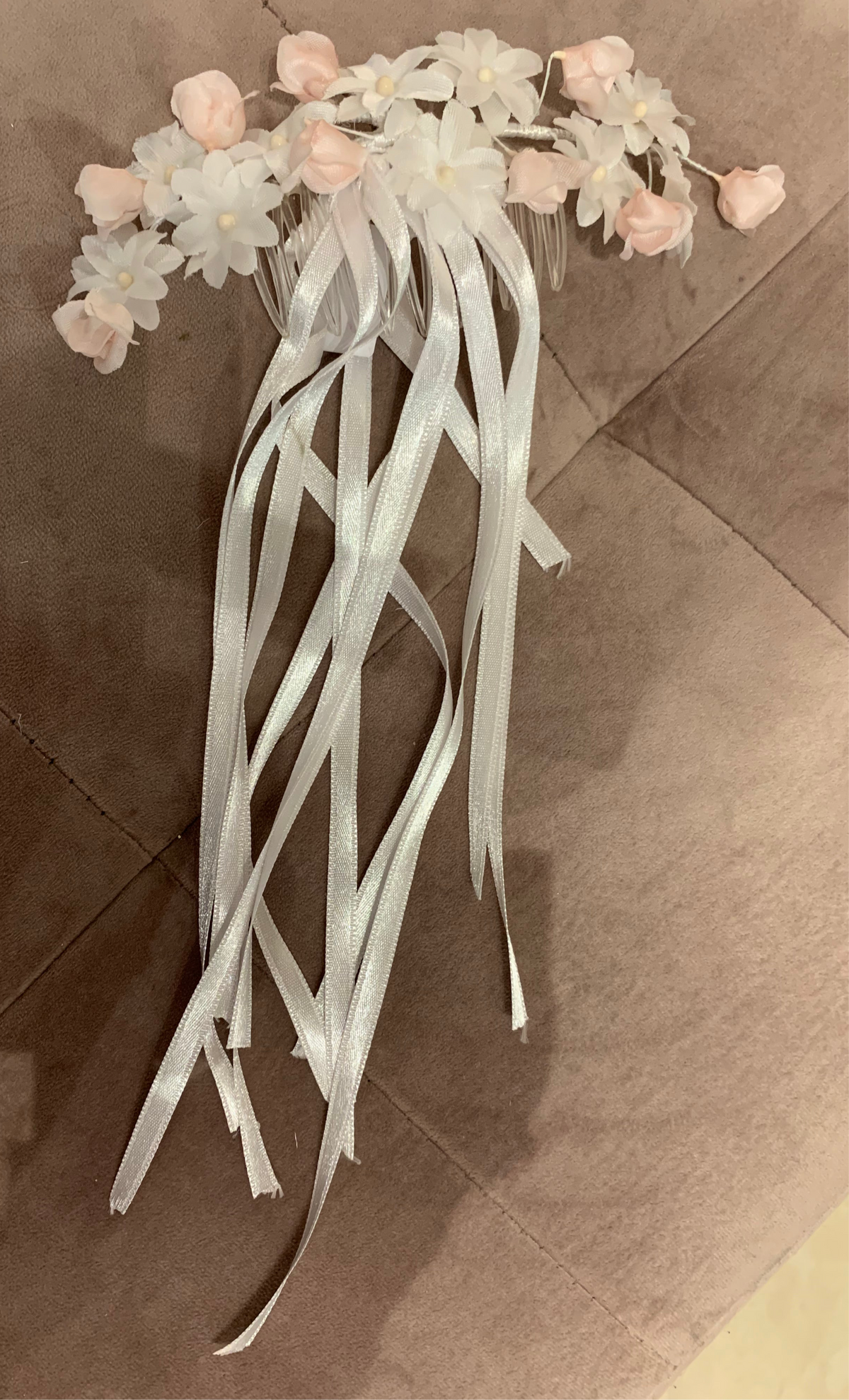 White & Pink flower comb