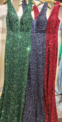 Elegant Sequin Dress Cutting Siren.
