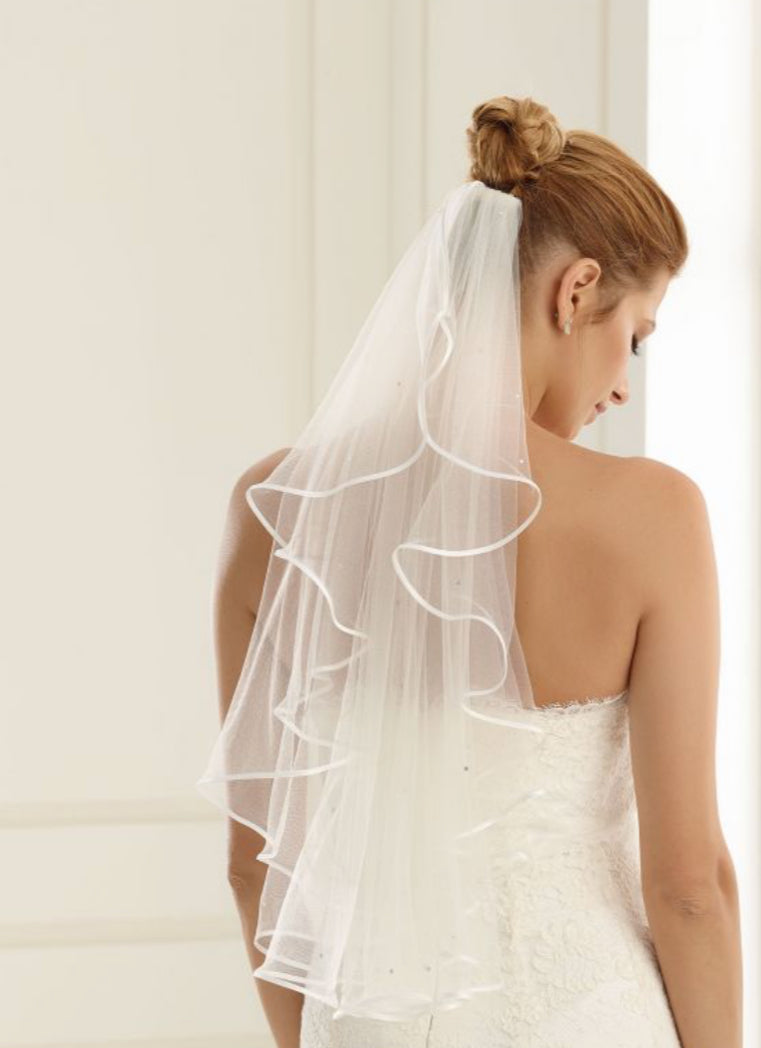 Veil with satin edge and crystals, length 70 cm S6S
