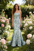 Jacquard long dress  adorned with an intricate floral print
