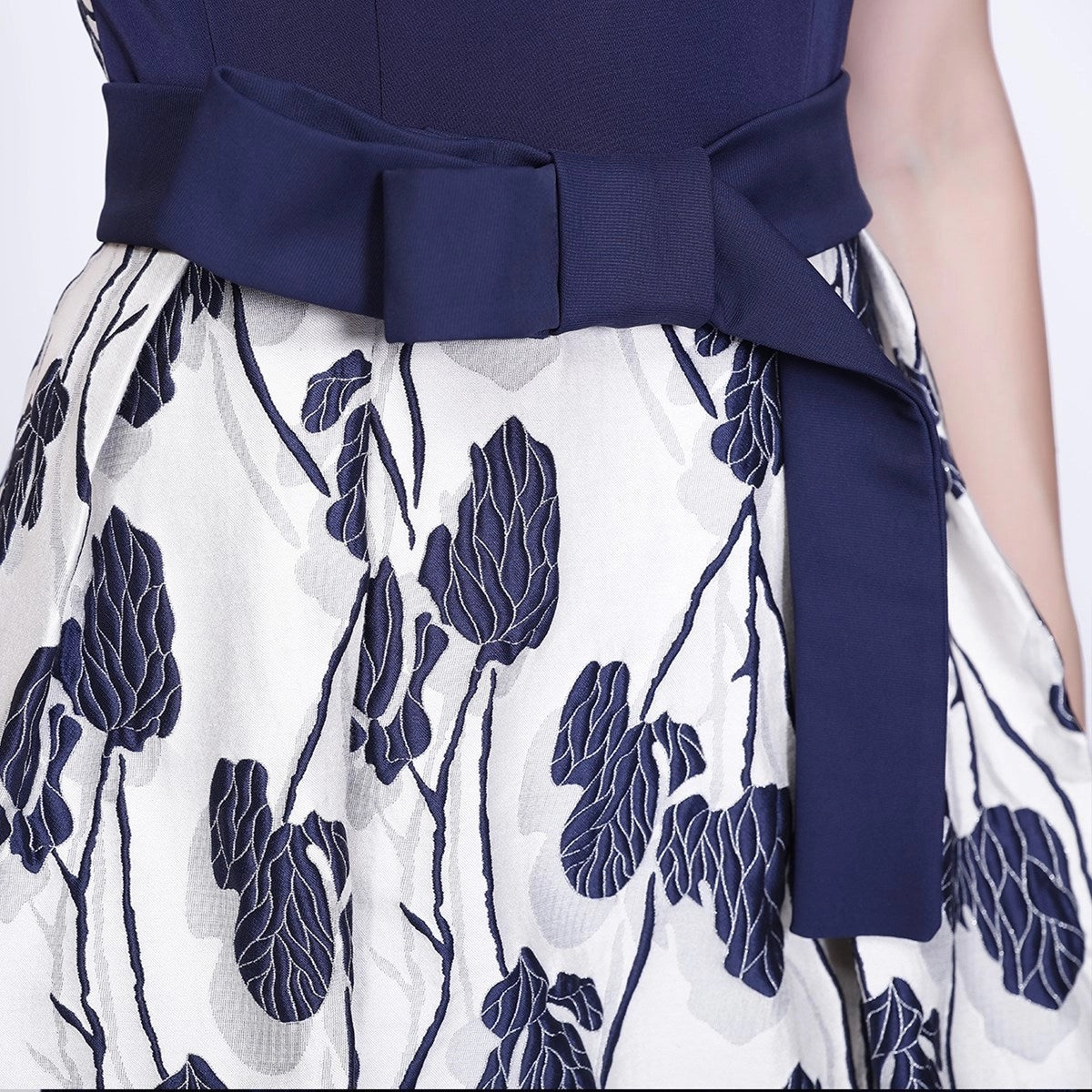 Skater dress in floral jacquard
