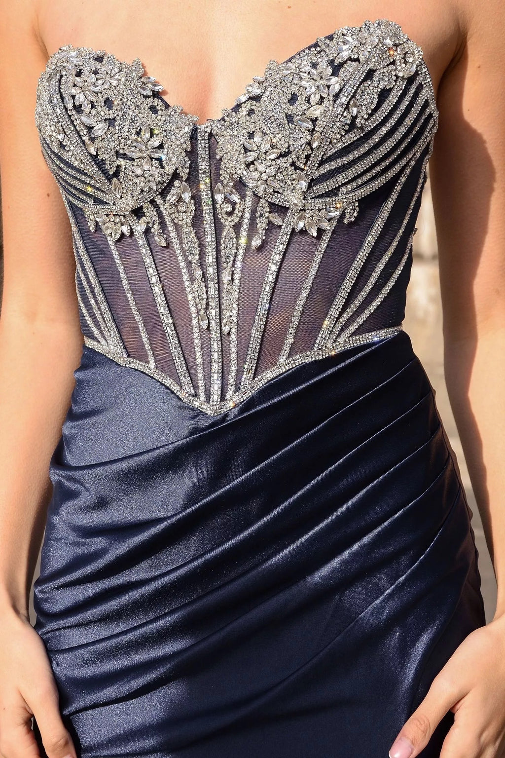 Sweetheart neckline Elegant satin evening dress
