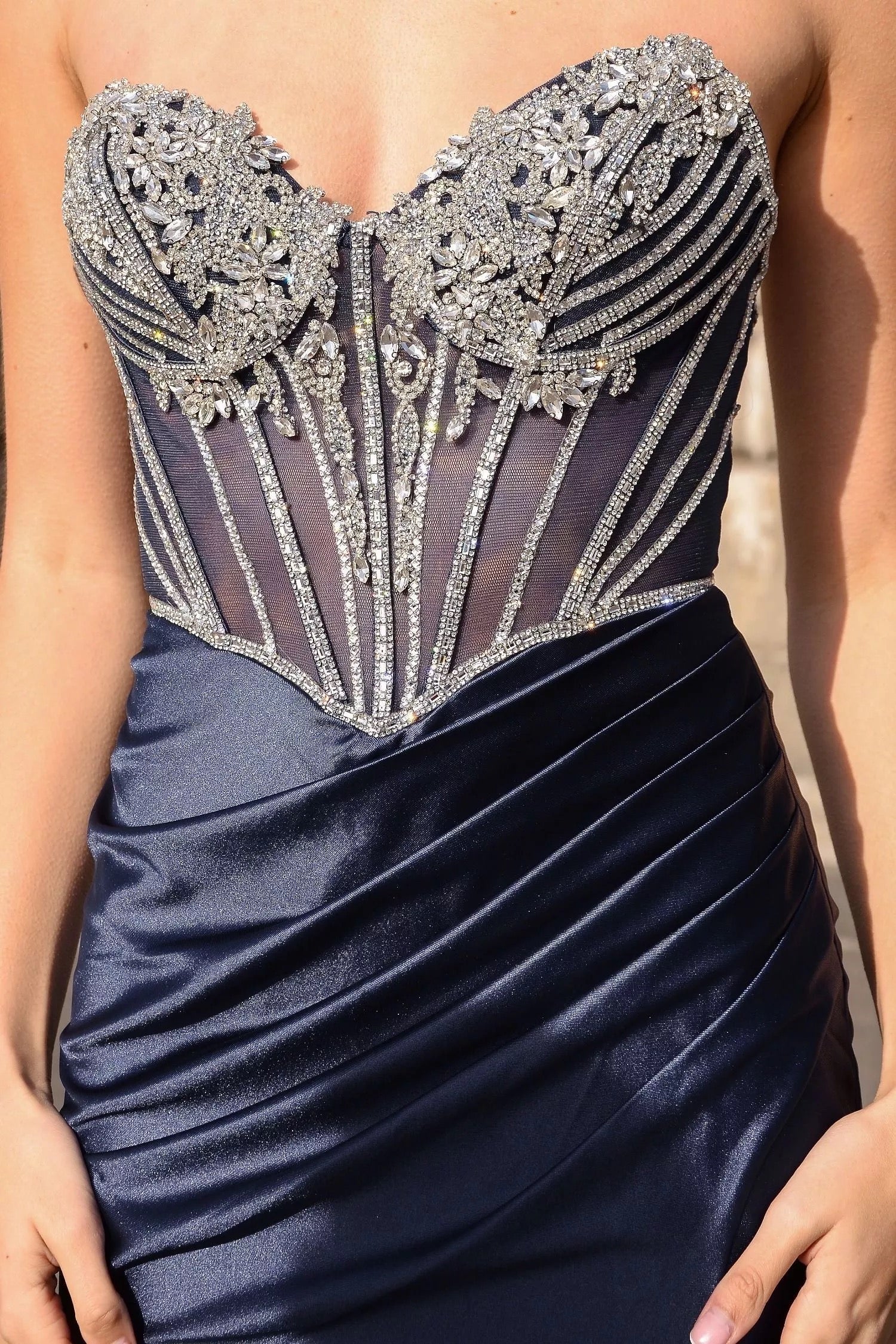 Sweetheart neckline Elegant satin evening dress
