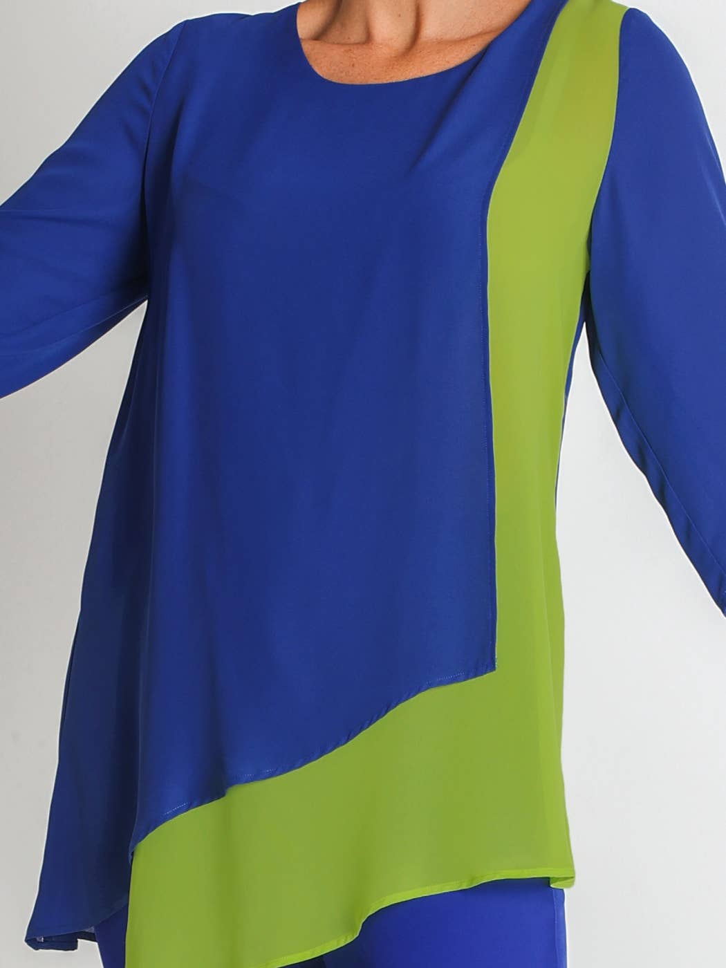 DOUBLE LOW ASYMMETRIC CHIFFON BLOUSE