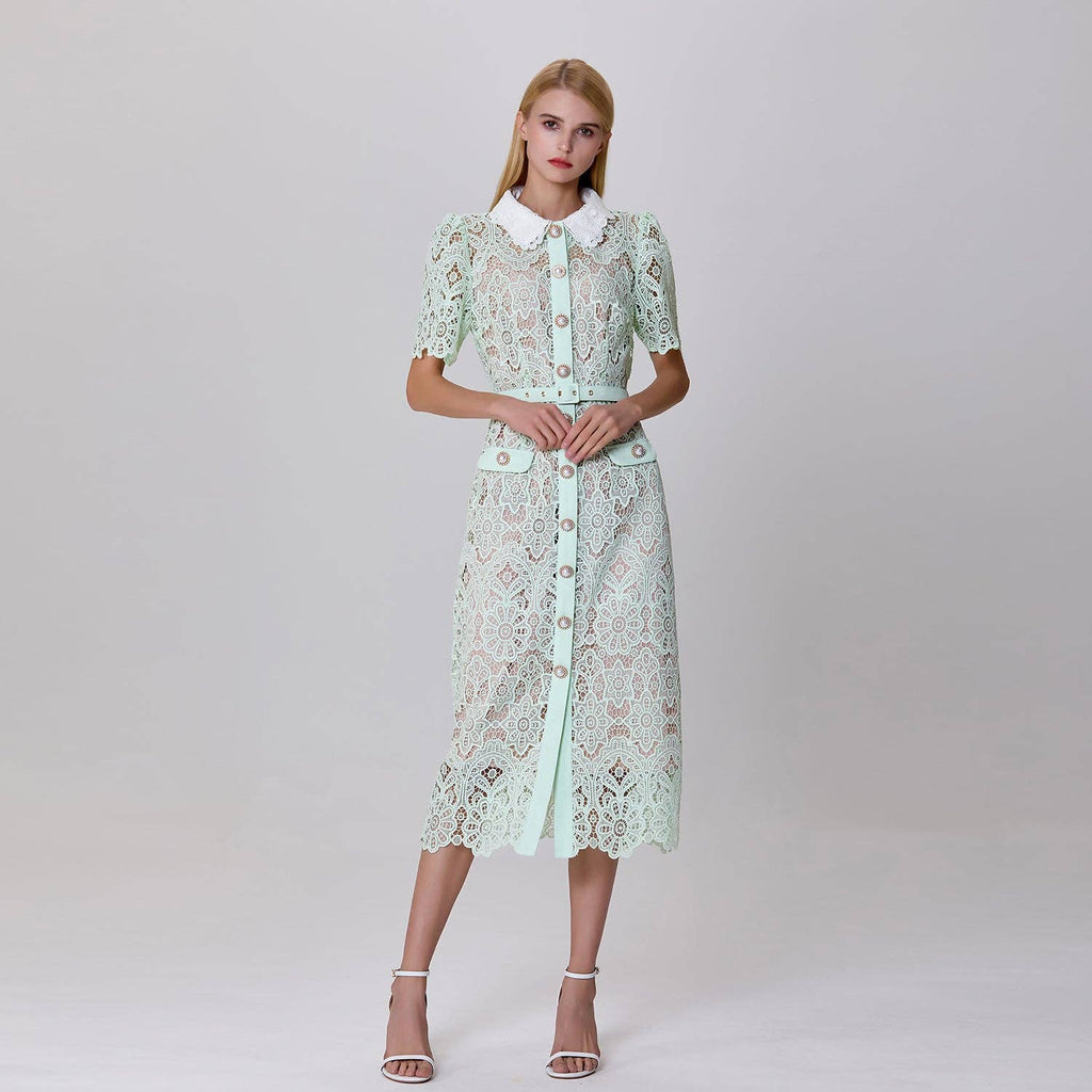 Buttoned dress in sheer lace: Rose