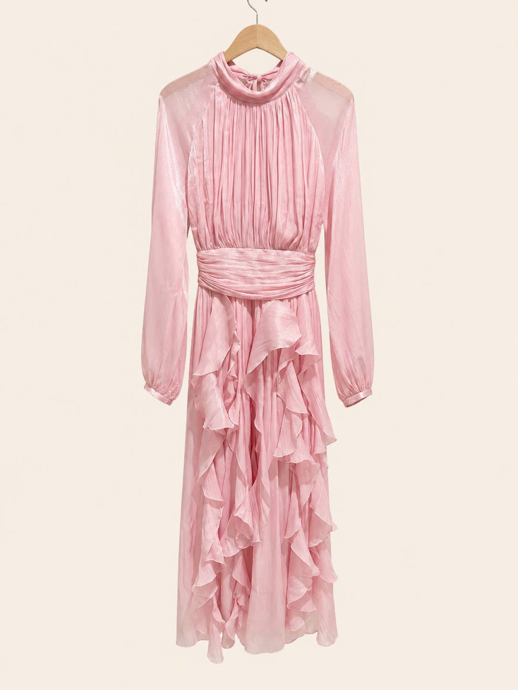 Elegant long dress with long sleeves