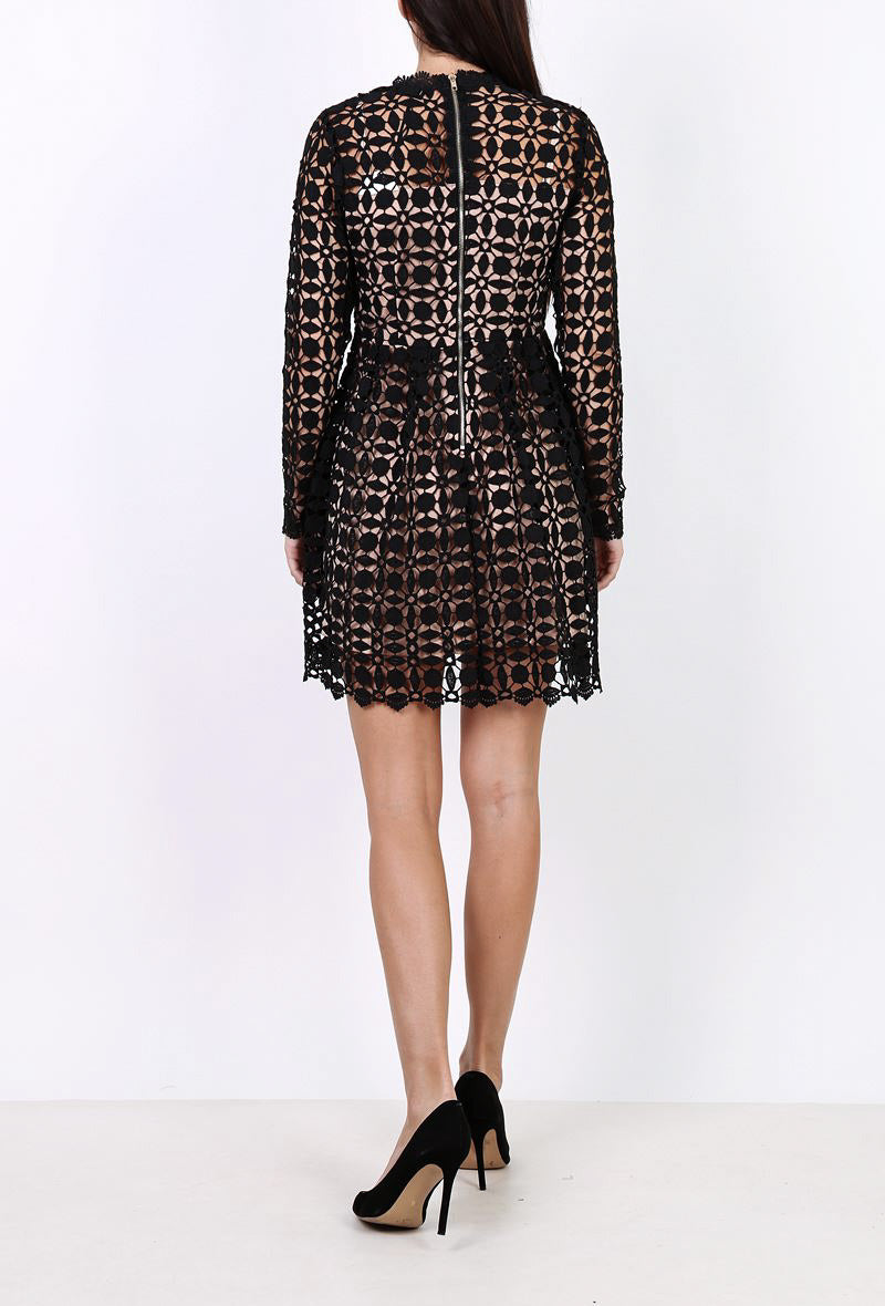 Dress in refined lace